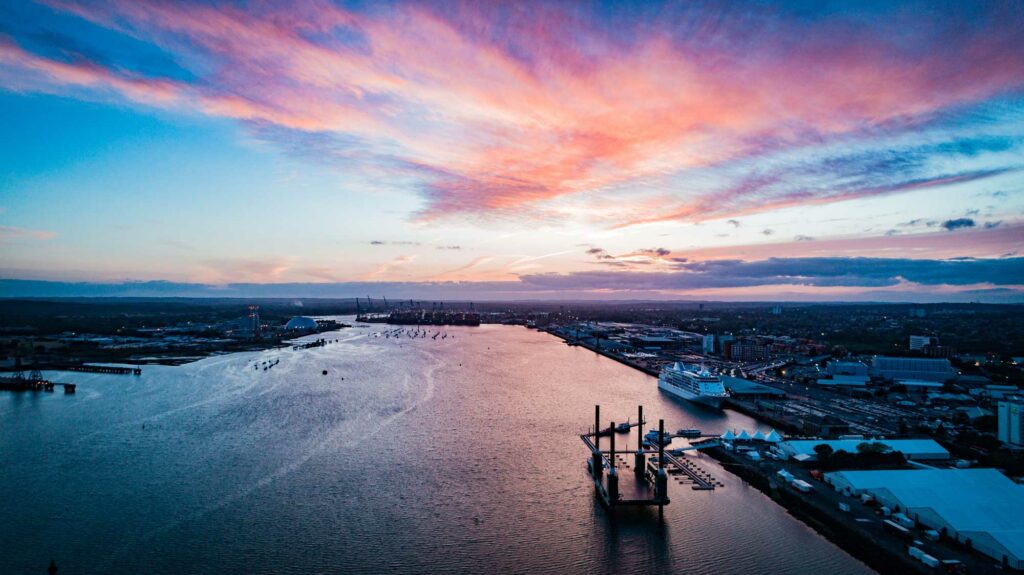 Hafenrundfahrt-Hamburg-Barkassen-Ehlers-Fleetfahrt-Hamburg-Speicherstadt