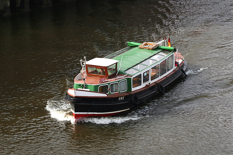 barkassenfahrt-hamburg-barkasse-uwe