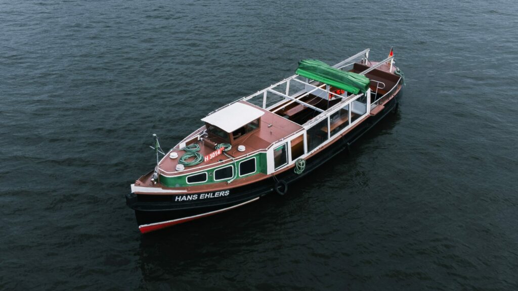 hafenrundfahrt-hamburg-barkassenfahrt-hamburg-hans-ehlers-02