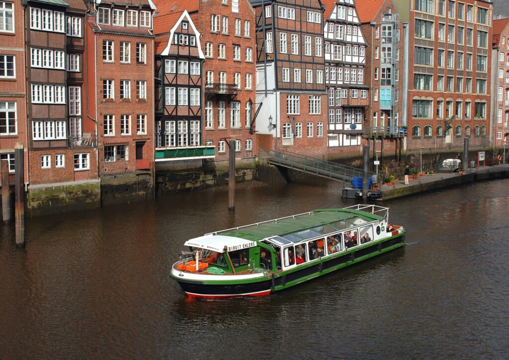 MS Bleichen-hafenrundfahrt-hamburg-barkassenfahrt-hamburg-01