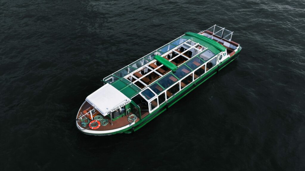 MS Bleichen-hafenrundfahrt-hamburg-barkassenfahrt-hamburg-02