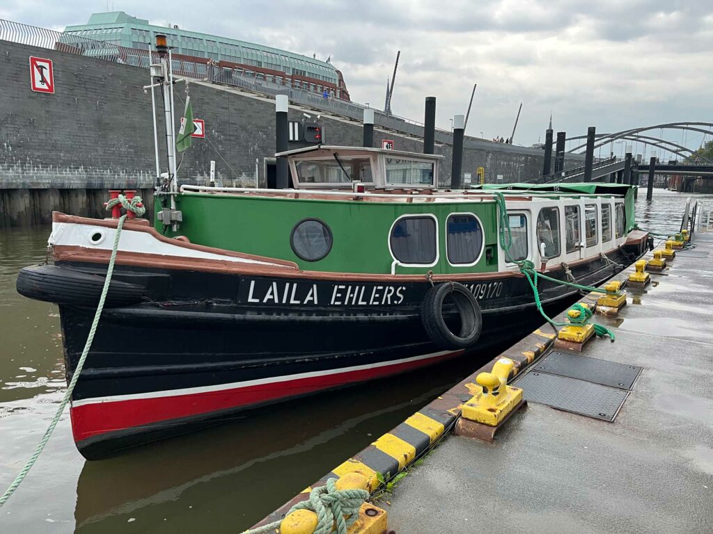 hafenrundfahrt-hamburg-barkassenfahrt-hamburg-barkase-laila-ehlers
