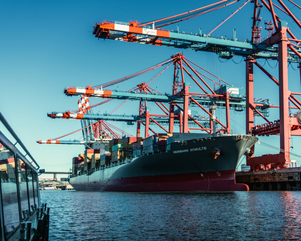 Hafenrundfahrt-hamburg-barkassenfahrt-in-hamburg