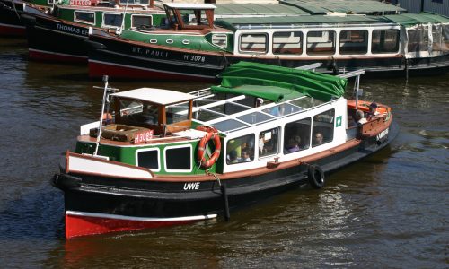 hafenrundfahrt-hamburg-barkassenfahrt-hamburg-museumshafen-oevelgönne